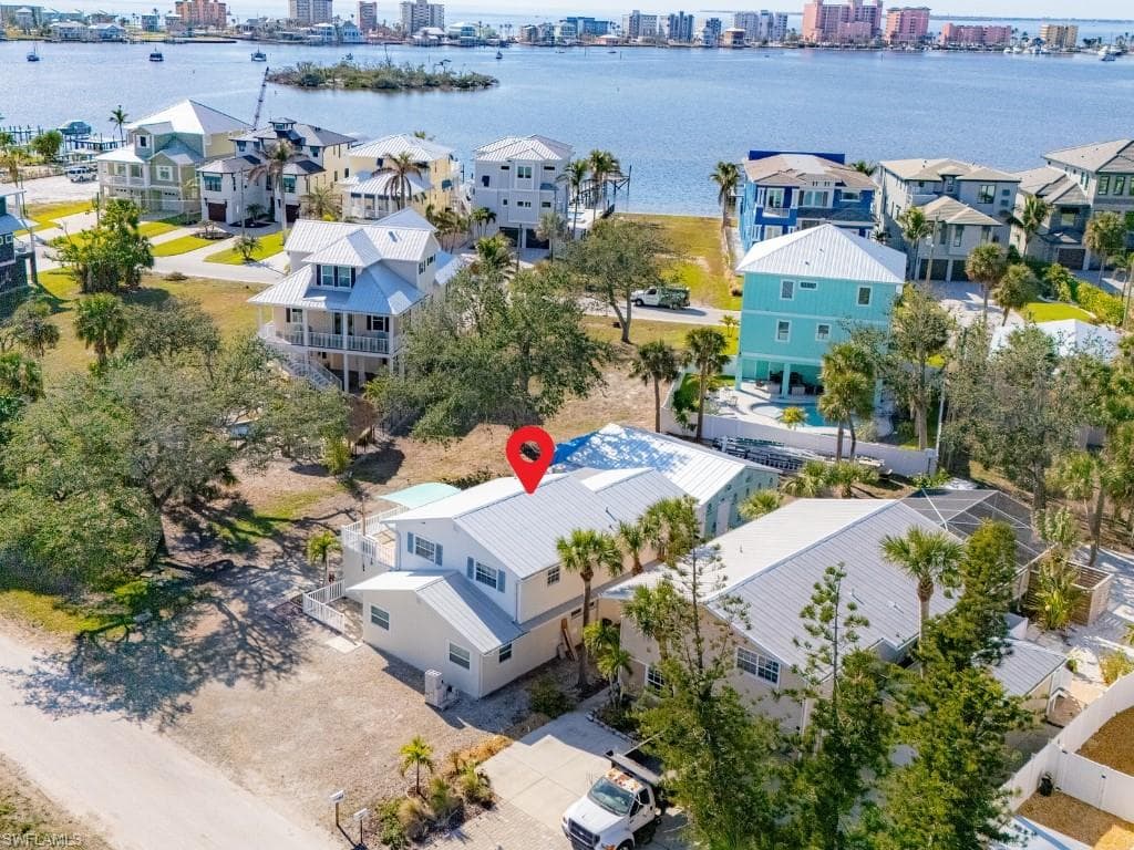 841/843 South ST, FORT MYERS BEACH FL 33931-1