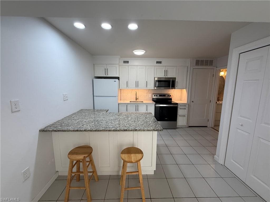 841/843 South ST, FORT MYERS BEACH FL 33931-11