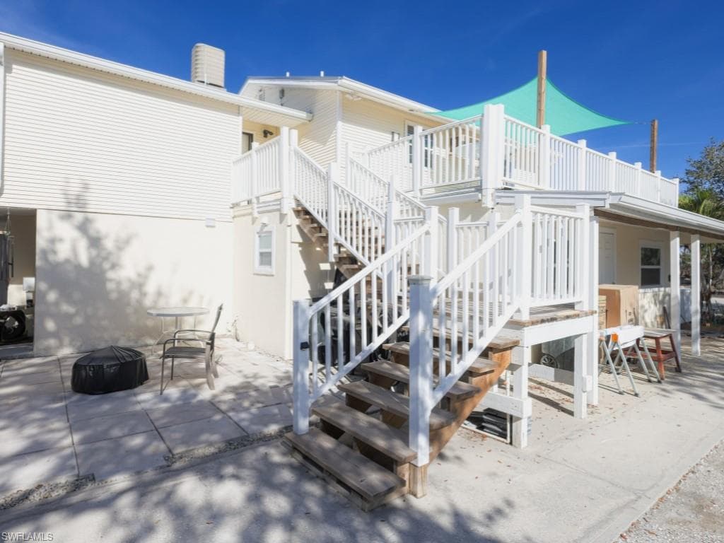 841/843 South ST, FORT MYERS BEACH FL 33931-2