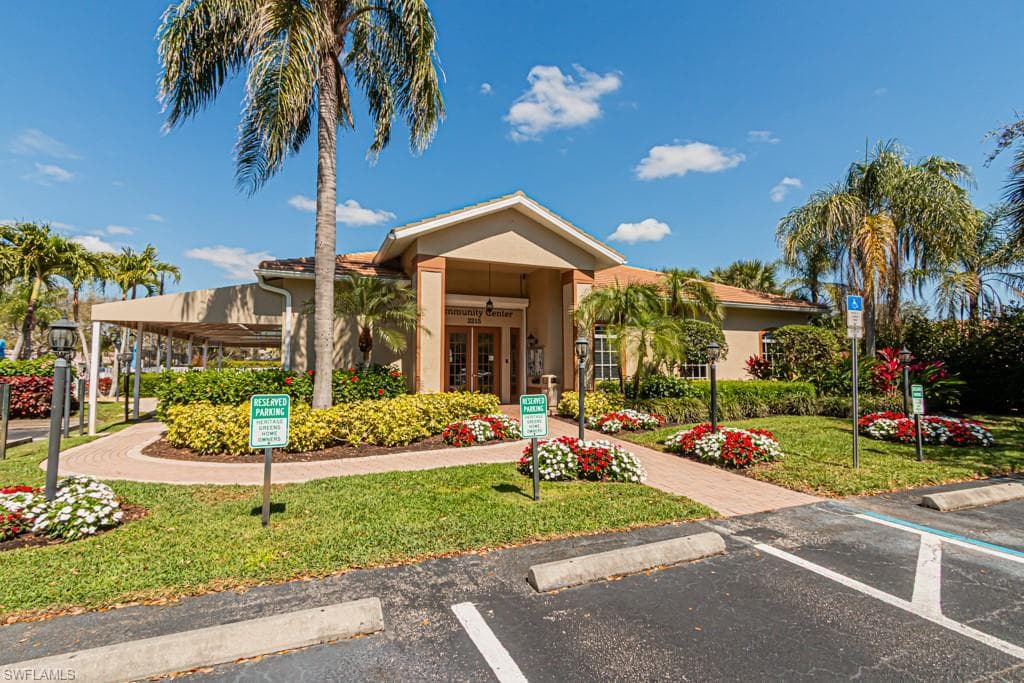2029 Crestview WAY # 105, NAPLES FL 34119-46