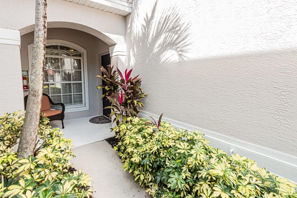 2029 Crestview WAY # 105, NAPLES FL 34119-2