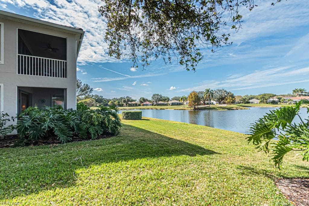 2029 Crestview WAY # 105, NAPLES FL 34119-27