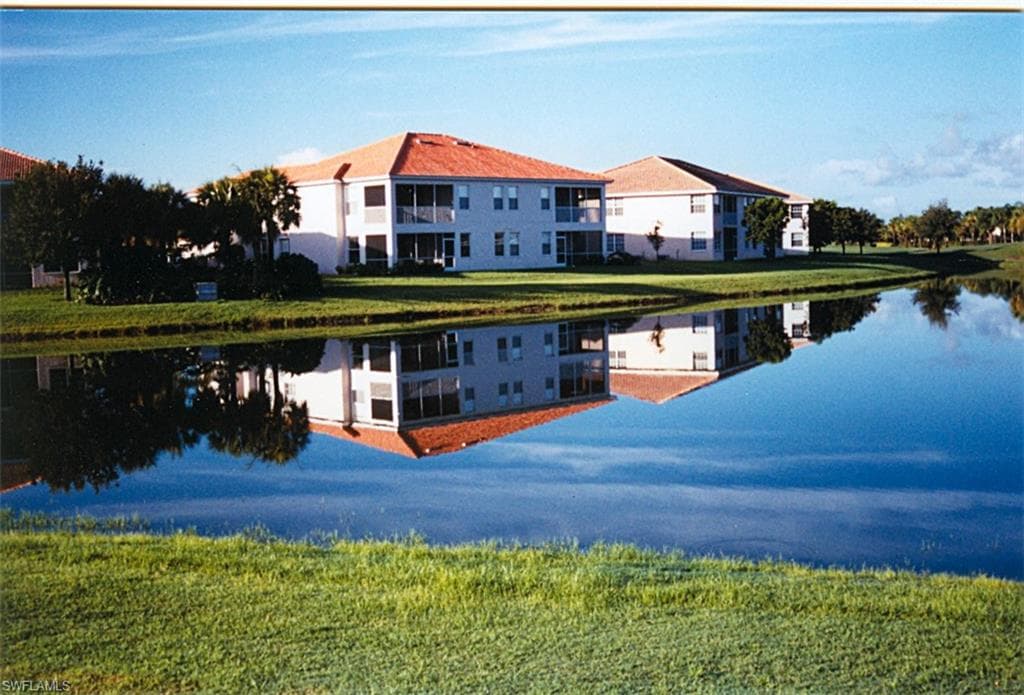 2029 Crestview WAY # 105, NAPLES FL 34119-38