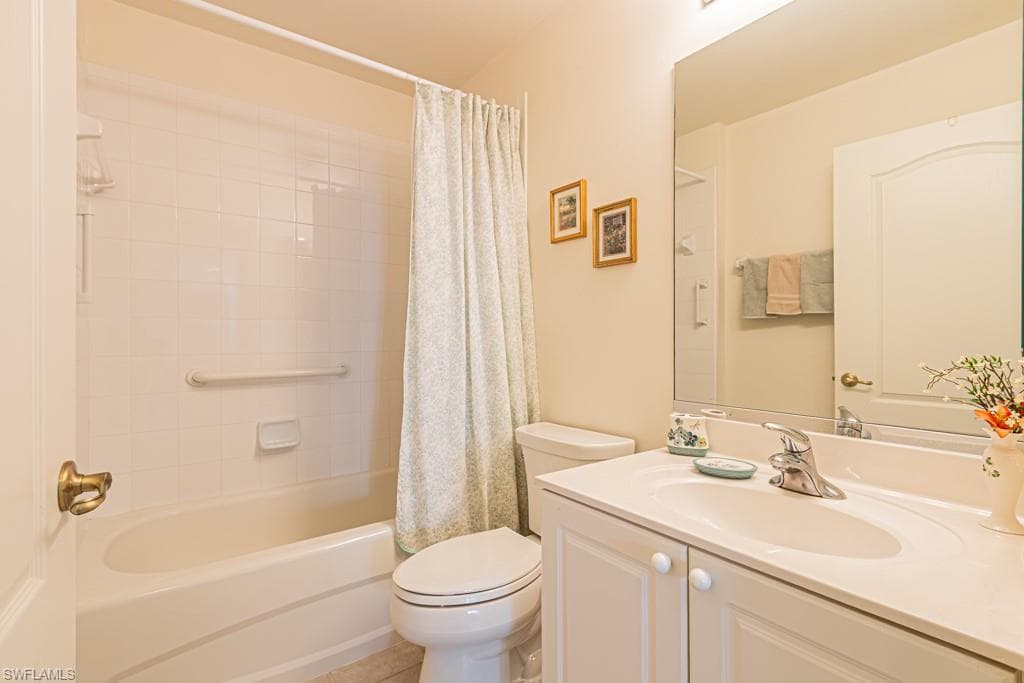 2029 Crestview WAY # 105, NAPLES FL 34119-24