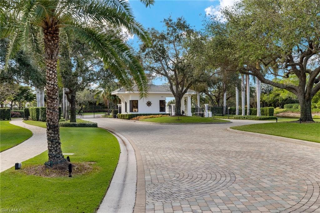 3522 HALDEMAN CREEK DR # 121, NAPLES FL 34112-1