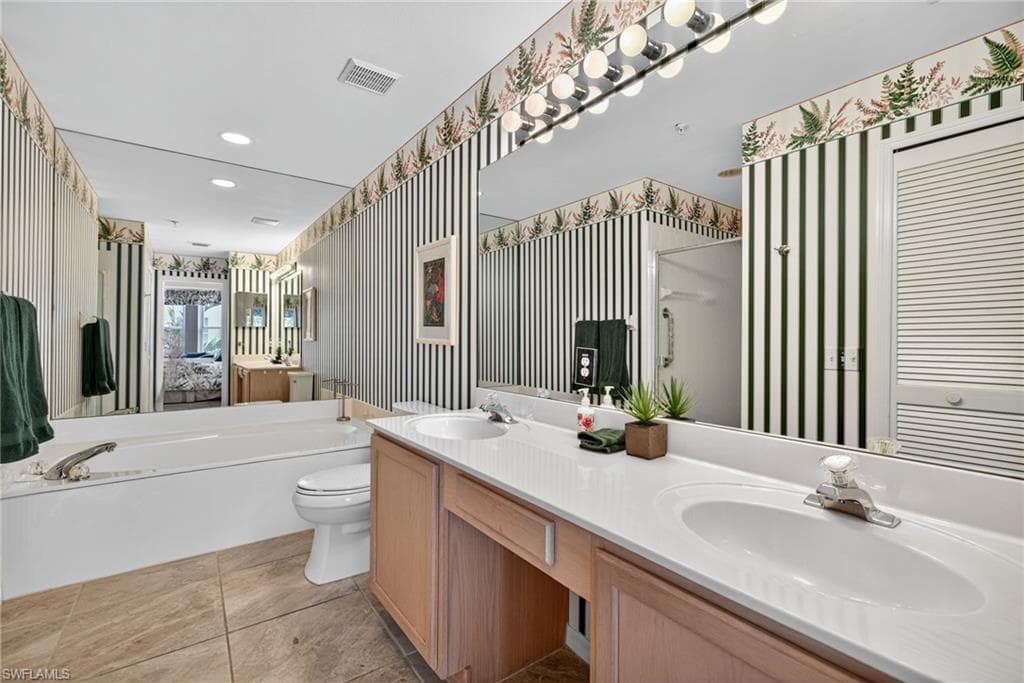 3522 HALDEMAN CREEK DR # 121, NAPLES FL 34112-18