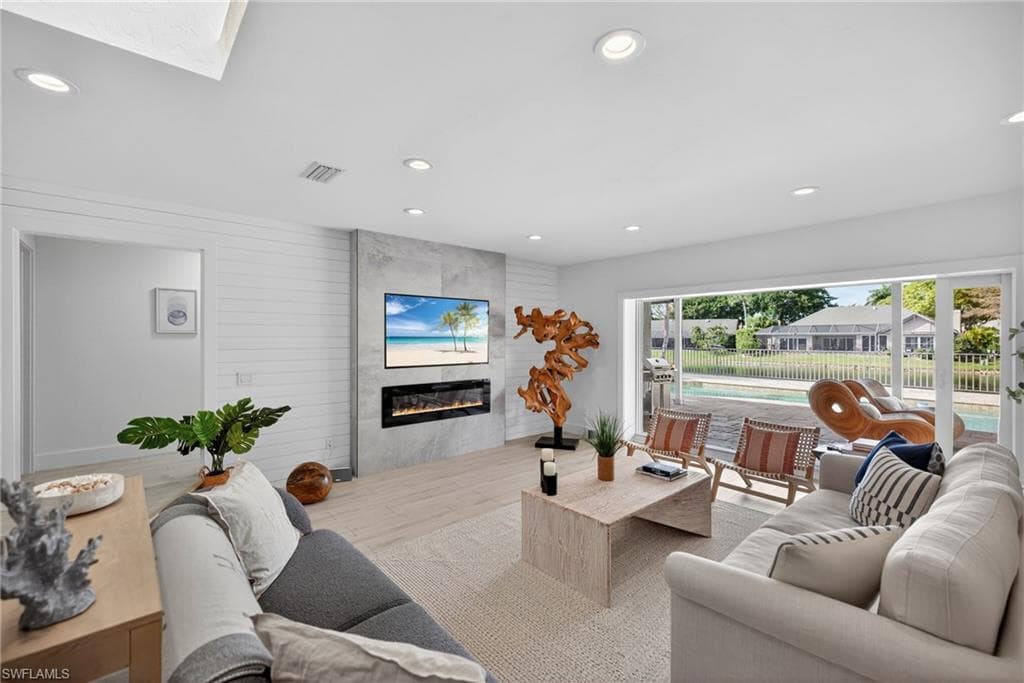 2341 MAYFIELD CT # 8, NAPLES FL 34105-4