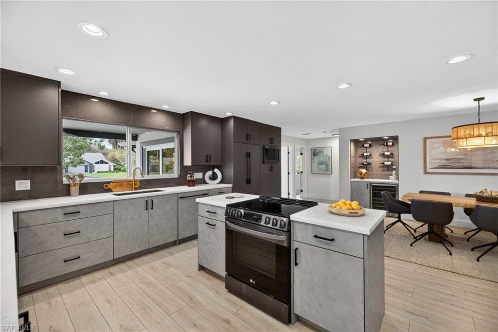 2341 MAYFIELD CT # 8, NAPLES FL 34105-10