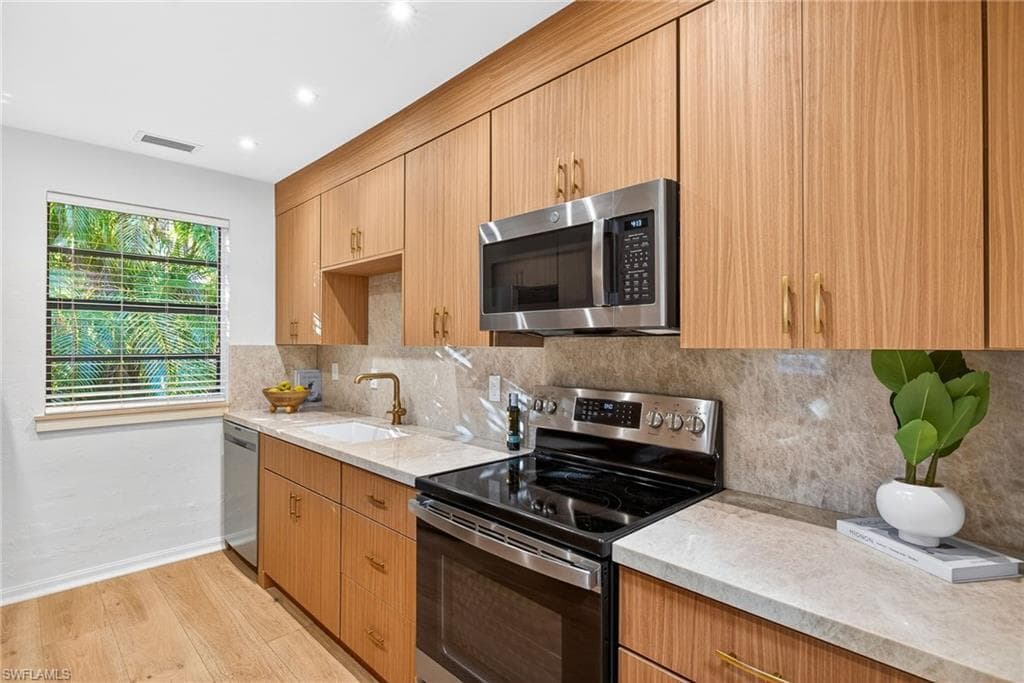 1275 8TH AVE N, NAPLES FL 34102-12