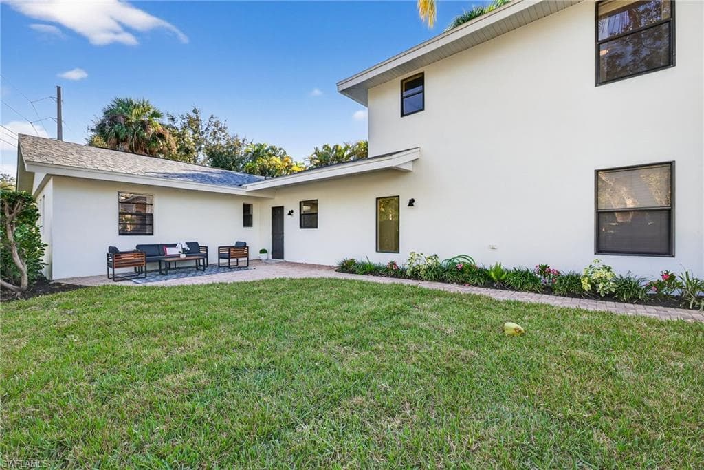 1275 8TH AVE N, NAPLES FL 34102-25