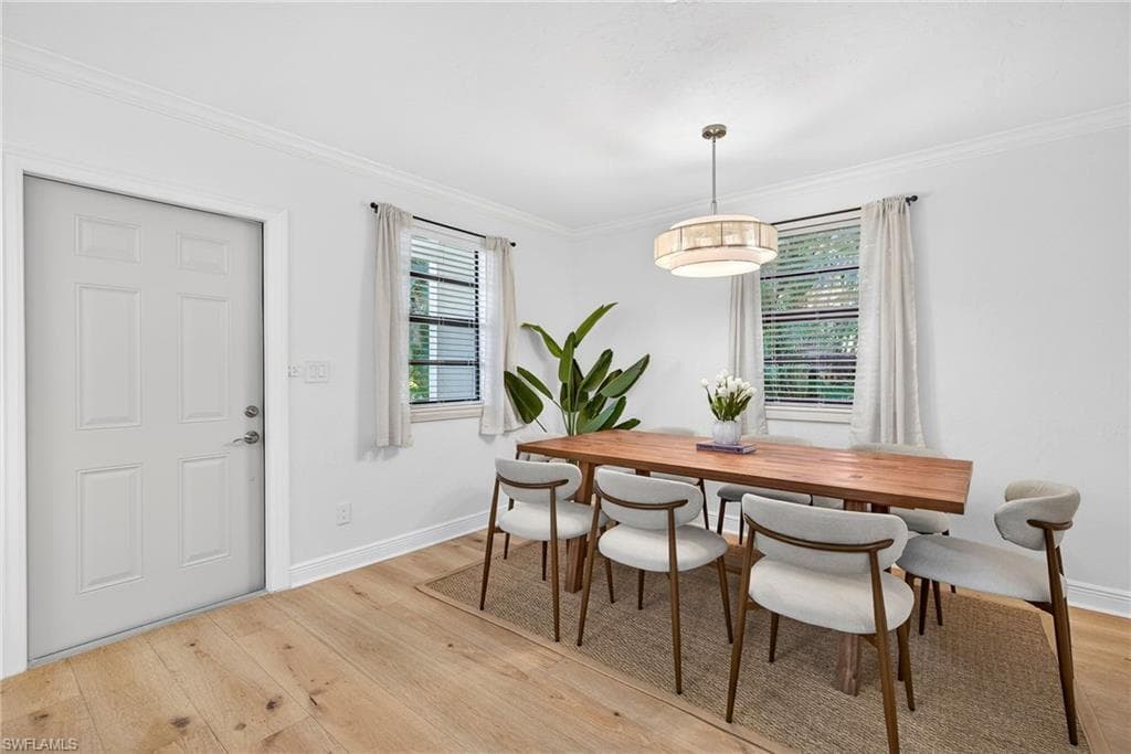 1275 8TH AVE N, NAPLES FL 34102-6