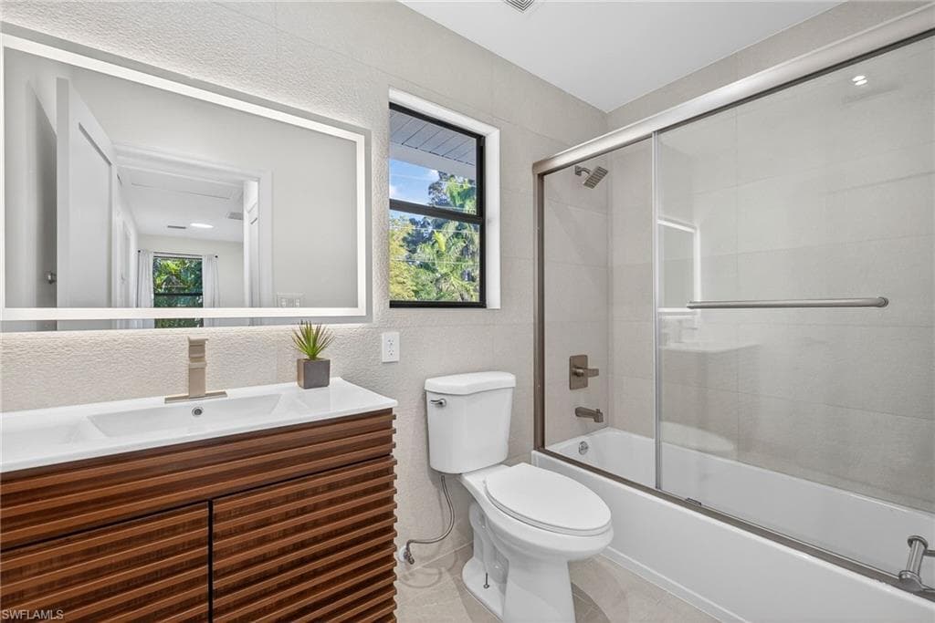 1275 8TH AVE N, NAPLES FL 34102-23