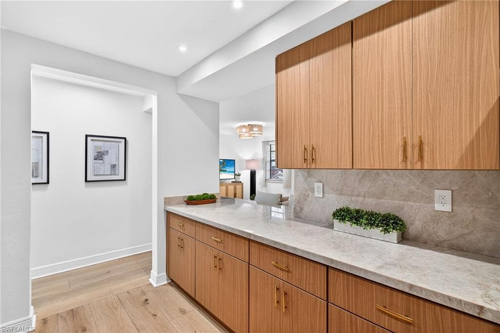 1275 8TH AVE N, NAPLES FL 34102-9