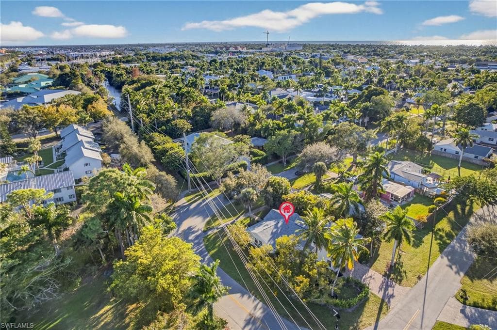 1275 8TH AVE N, NAPLES FL 34102-28