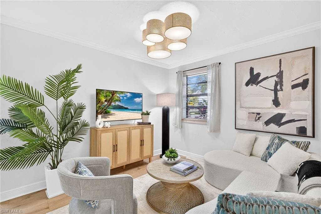 1275 8TH AVE N, NAPLES FL 34102-3