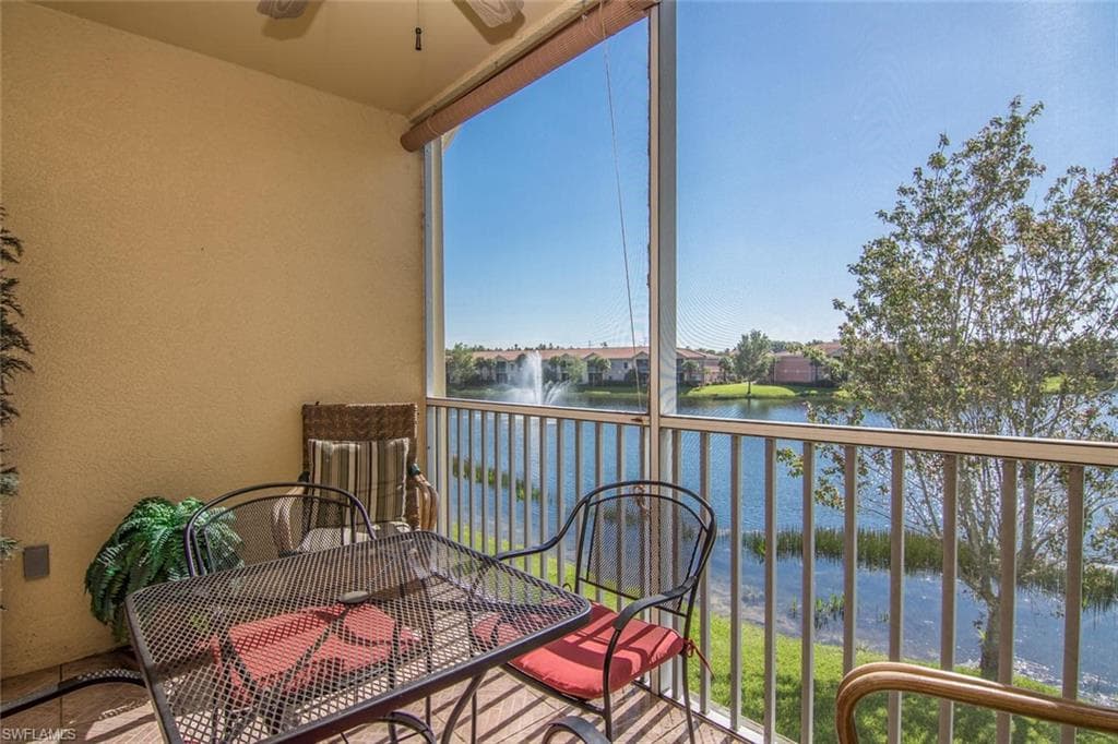 20230 Estero Gardens CIR 206-2