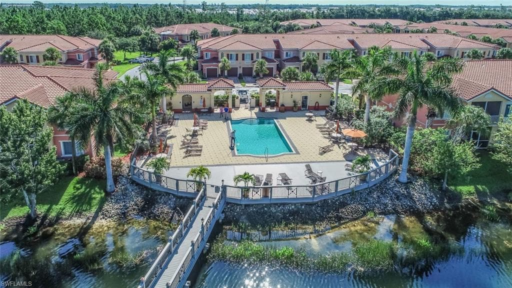 20230 Estero Gardens CIR 206-19