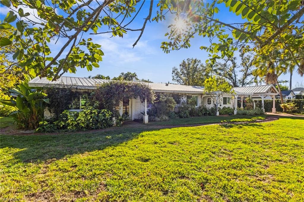 1348 Alcazar AVE, FORT MYERS FL 33901-1