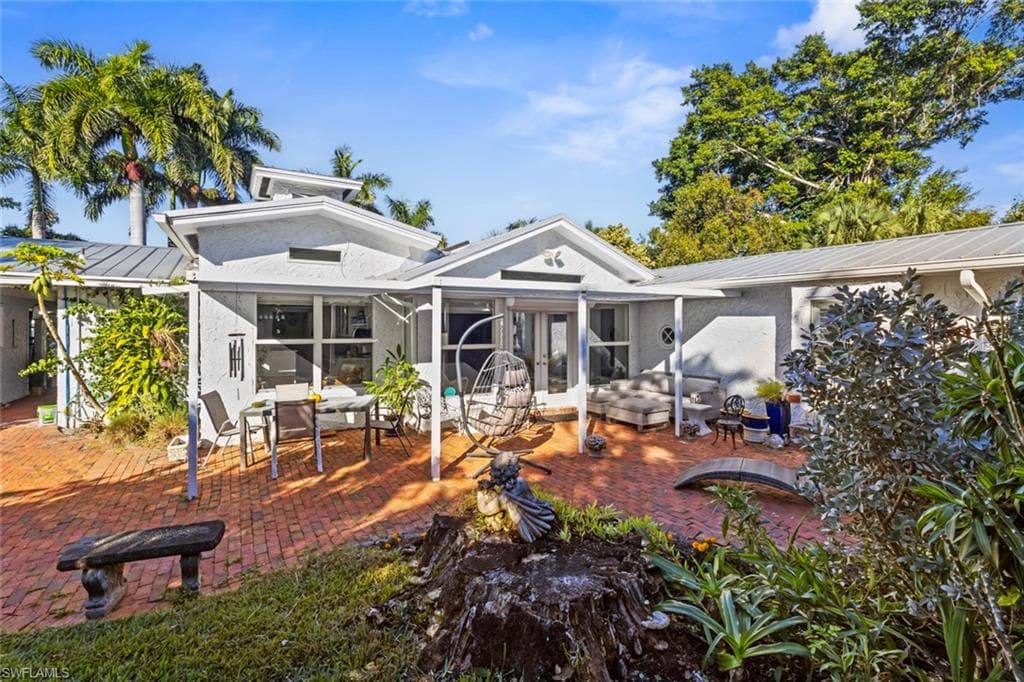 1348 Alcazar AVE, FORT MYERS FL 33901-30