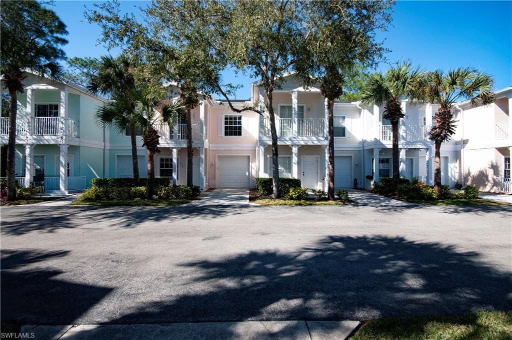 3281 Lindsey LN # 55, NAPLES FL 34109-29