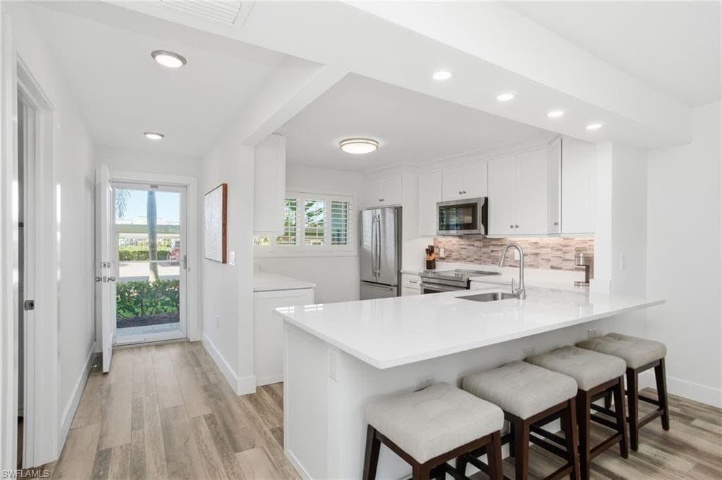 305 Goodlette-Frank RD S # C205, NAPLES FL 34102-4