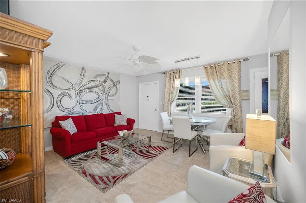 235 Seaview CT # B2, MARCO ISLAND FL 34145-1