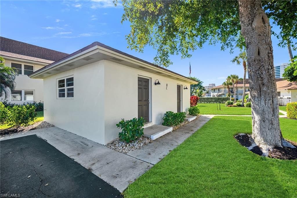 235 Seaview CT # B2, MARCO ISLAND FL 34145-31
