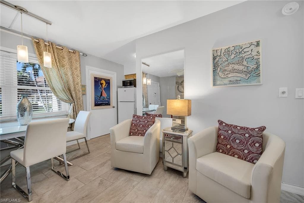 235 Seaview CT # B2, MARCO ISLAND FL 34145-4