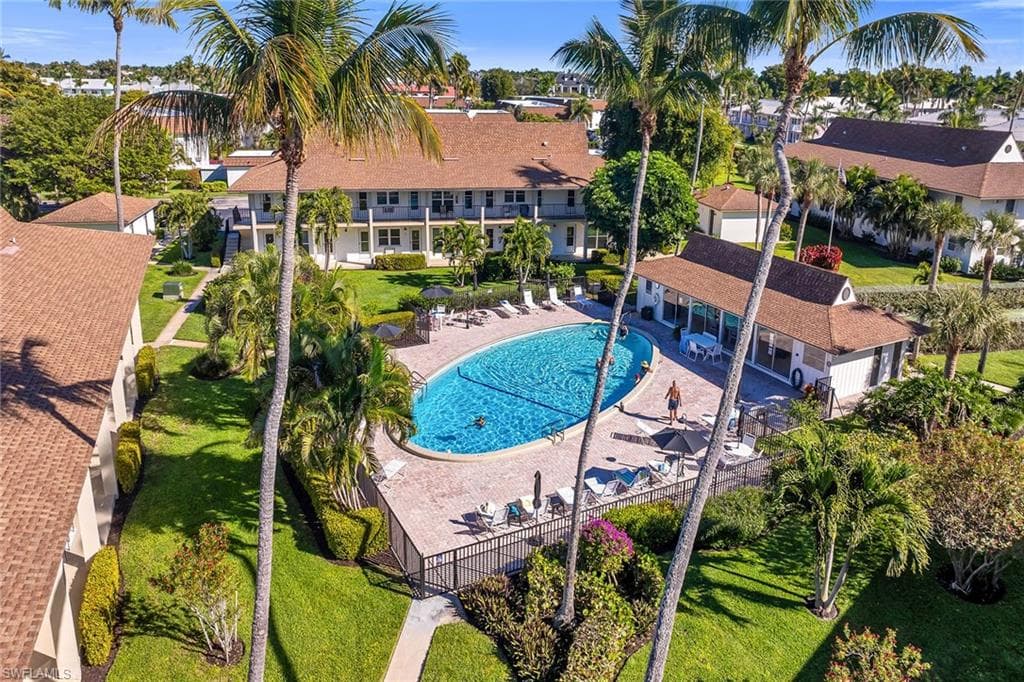 235 Seaview CT # B2, MARCO ISLAND FL 34145-49