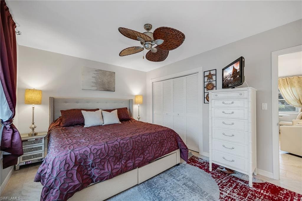 235 Seaview CT # B2, MARCO ISLAND FL 34145-14
