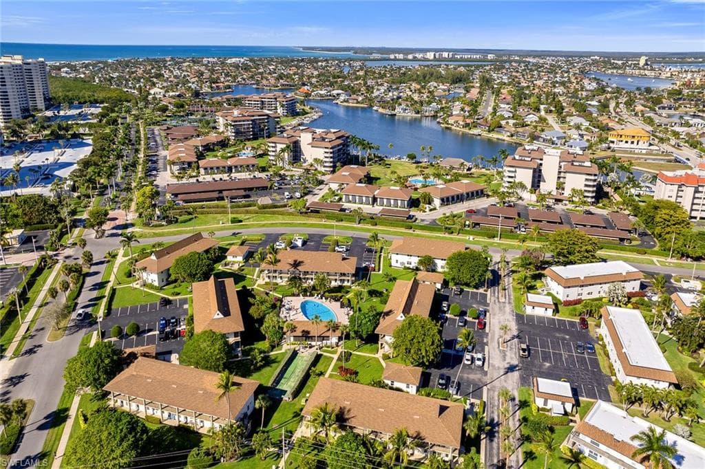 235 Seaview CT # B2, MARCO ISLAND FL 34145-47