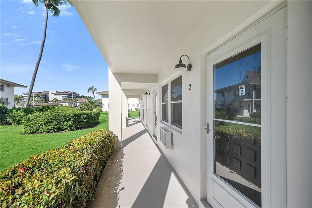235 Seaview CT # B2, MARCO ISLAND FL 34145-24