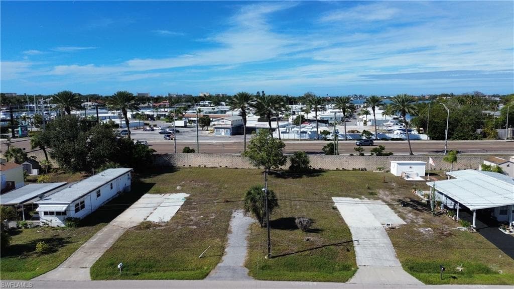 13,14,15 Erskine DR, VENICE FL 34285-1