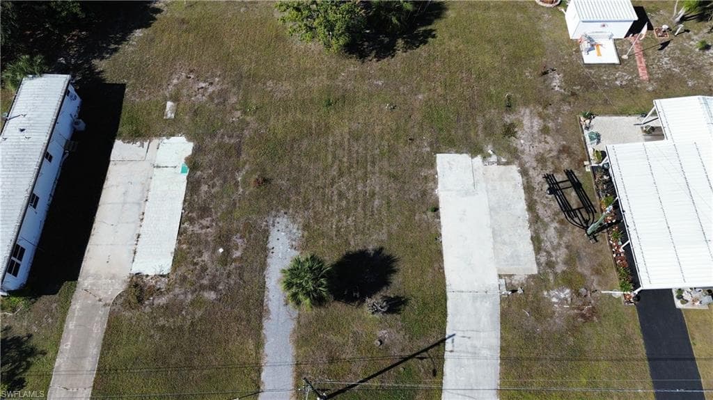 13,14,15 Erskine DR, VENICE FL 34285-3