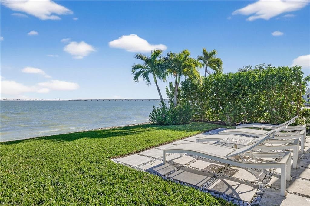 1212 Isabel DR, SANIBEL FL 33957-41