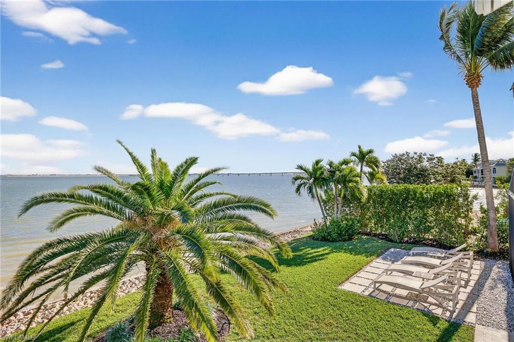 1212 Isabel DR, SANIBEL FL 33957-35