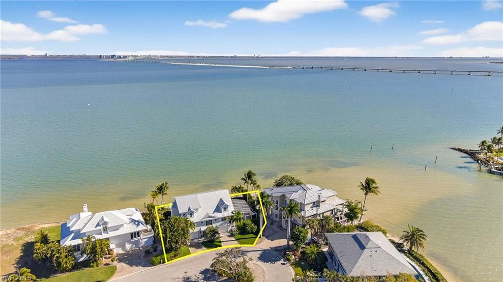 1212 Isabel DR, SANIBEL FL 33957-48