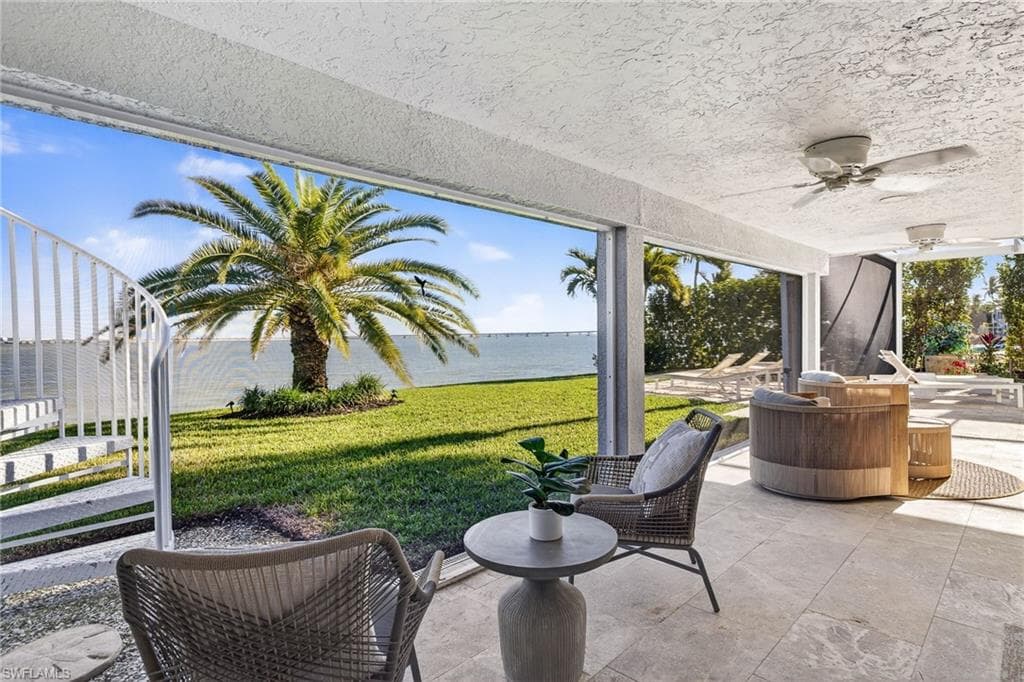 1212 Isabel DR, SANIBEL FL 33957-36