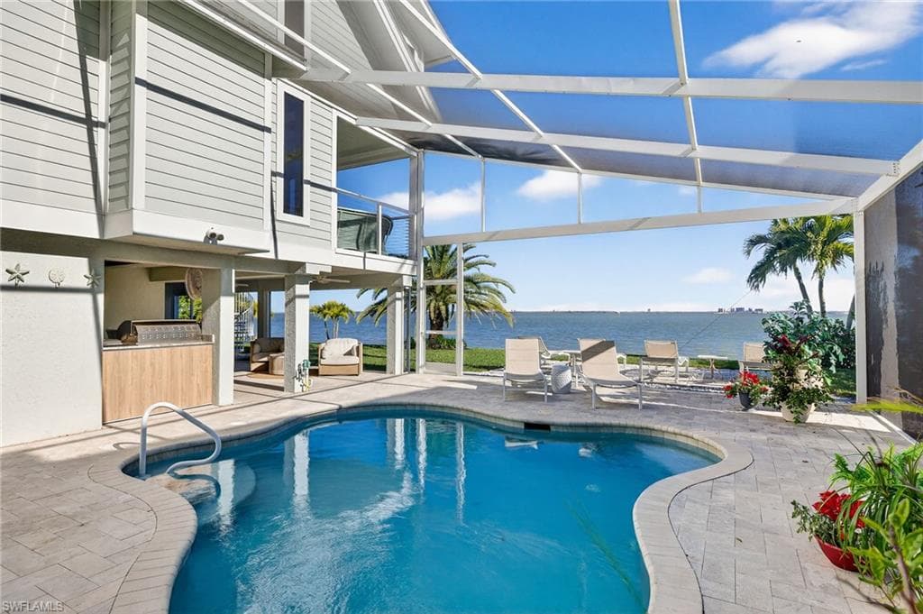 1212 Isabel DR, SANIBEL FL 33957-39