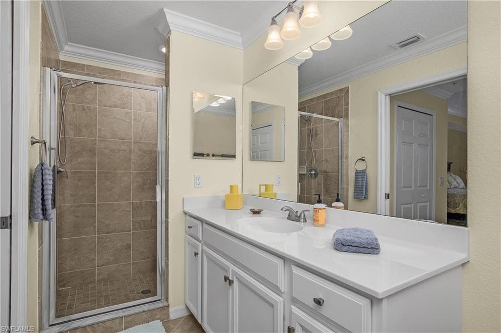 9572 Trevi CT # 5034, NAPLES FL 34113-18