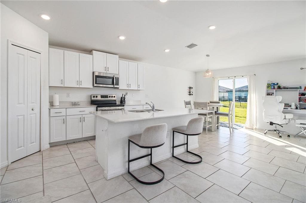 4054 San Clemente CT, NORTH FORT MYERS FL 33917-7