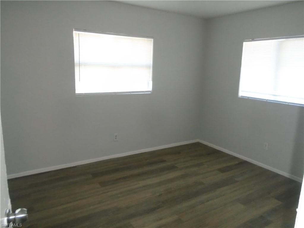 8265 Beacon BLVD, FORT MYERS FL 33907-5