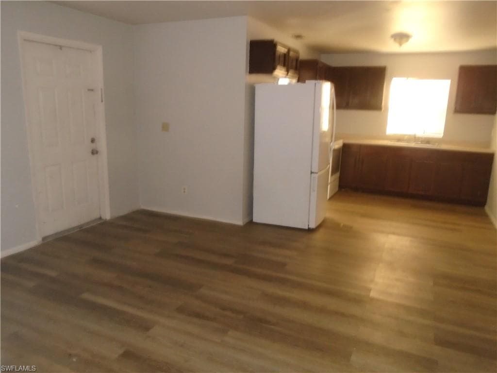 8265 Beacon BLVD, FORT MYERS FL 33907-2