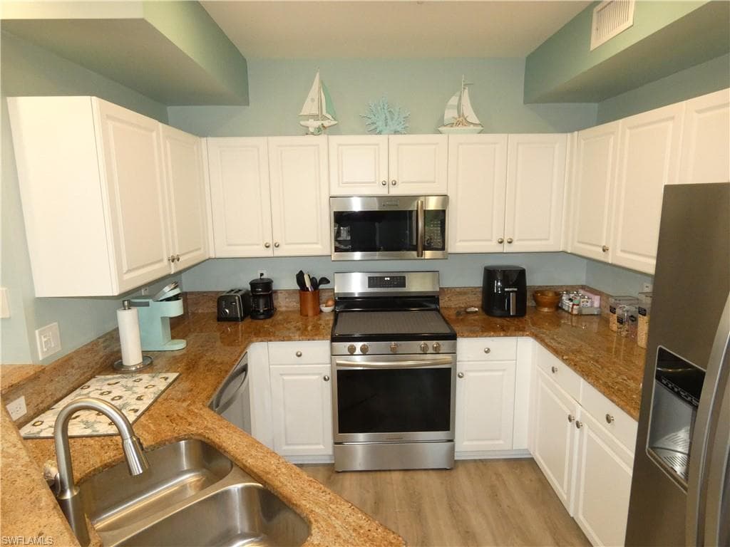 4015 Palm Tree BLVD # 202, CAPE CORAL FL 33904-4