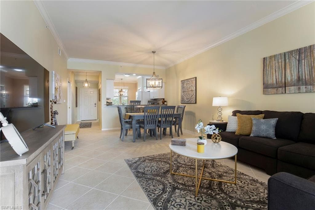 2730 Cypress Trace CIR # 2826, NAPLES FL 34119-4