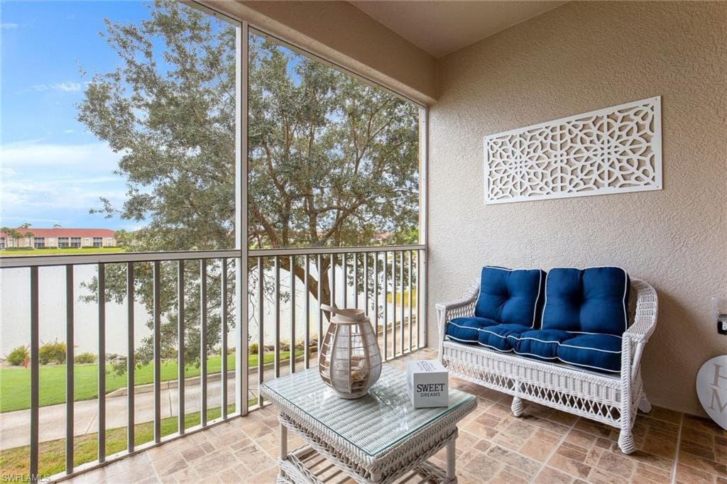 2730 Cypress Trace CIR # 2826, NAPLES FL 34119-14