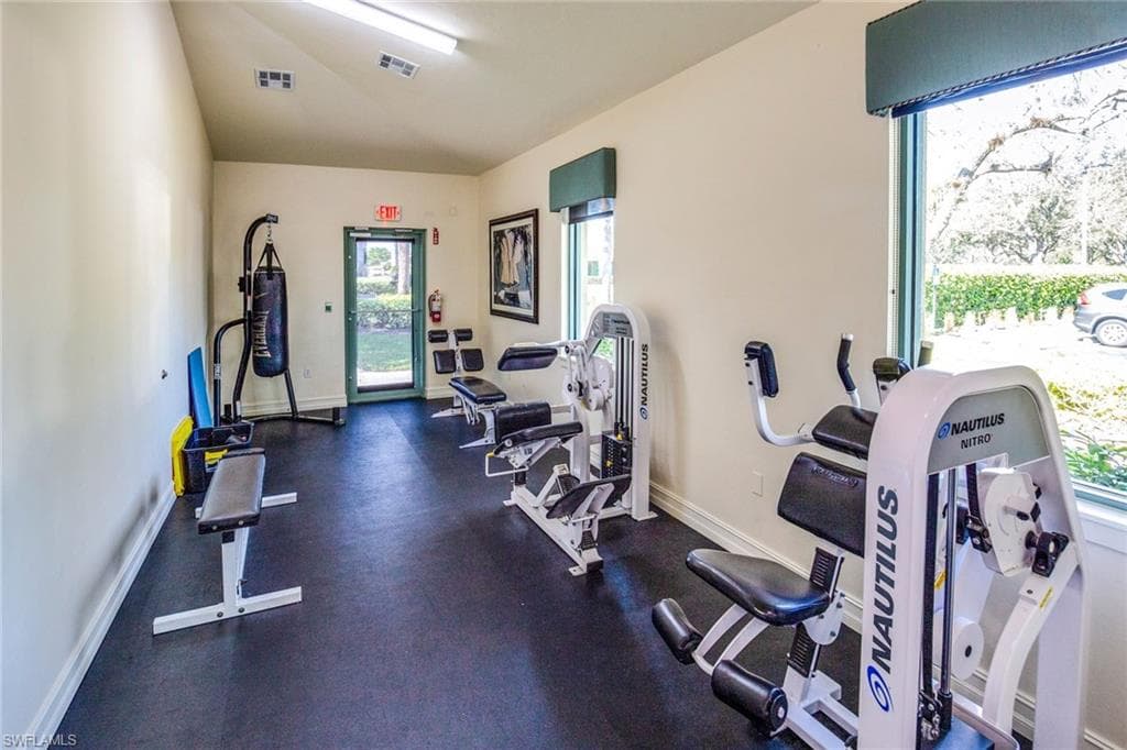 2730 Cypress Trace CIR # 2826, NAPLES FL 34119-28
