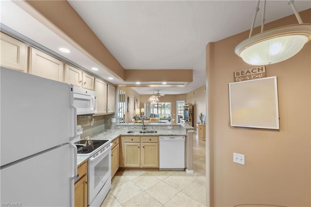 28064 Cavendish CT # 2404, BONITA SPRINGS FL 34135-2