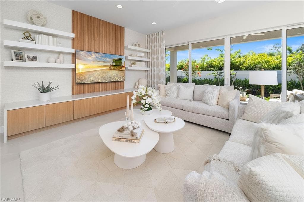 2687 Ridgecrest PL, NAPLES FL 34112-1