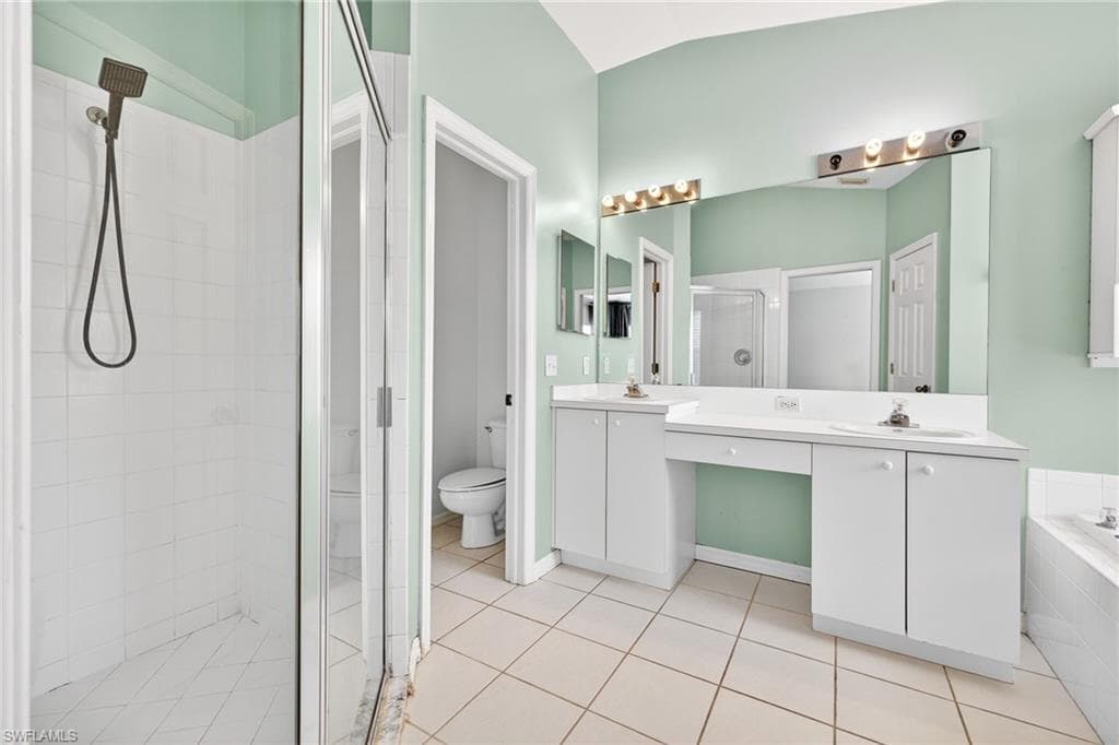 4664 Varsity CIR, LEHIGH ACRES FL 33971-13